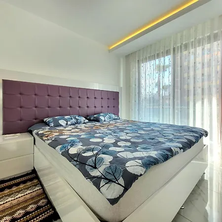 Elite Marine - Cleopatra, Center Appartement Alanya